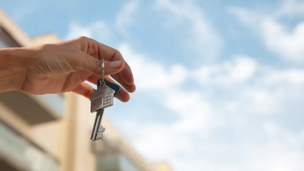 Foto de llaves haciendo referencia a un nuevo alquiler en Barcelona gracias al Personal Shopper Inmobiliario M.Tonré